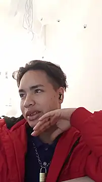 AlecLightwood  online show from October 31, 10:44 pm