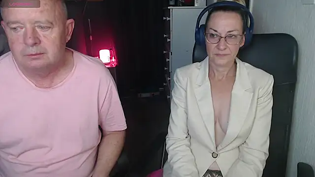 boeslaboes1 online show from December 14, 2:28 am