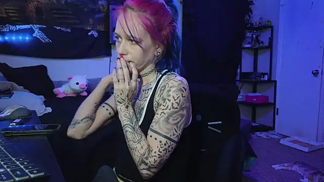 trashbrat online show from January 14, 6:08 am