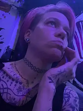 trashbrat online show from April 19, 7:29 am