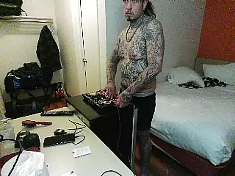 Snapshot of justthetip4209 chatting on February 19, 3:06 am justthetip4209 online show from February 19, 3:06 am