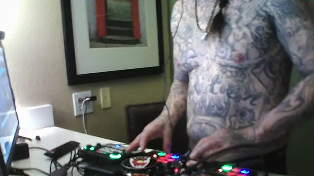 Snapshot of justthetip4209 chatting on March 12, 9:12 am justthetip4209 online show from March 12, 9:12 am