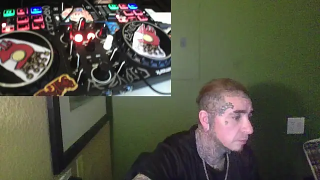 Snapshot of justthetip4209 chatting on March 13, 10:10 pm justthetip4209 online show from March 13, 10:10 pm