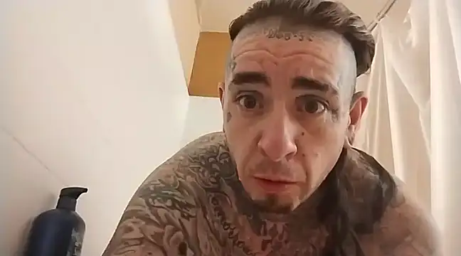 Snapshot of justthetip4209 chatting on March 22, 2:03 pm justthetip4209 online show from March 22, 2:03 pm