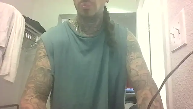 Snapshot of justthetip4209 chatting on September 27, 6:13 pm justthetip4209 online show from September 27, 6:13 pm