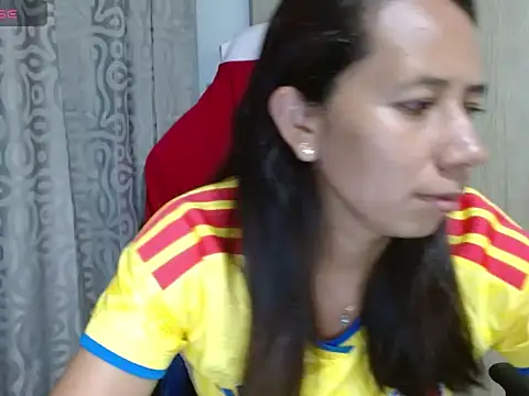 Danielagomez33 online show from July 4, 2:07 am