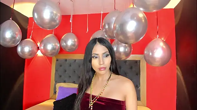 Snapshot of Charlot_Vega_ chatting on January 6, 4:43 pm Charlot Vega online show from January 6, 4:43 pm