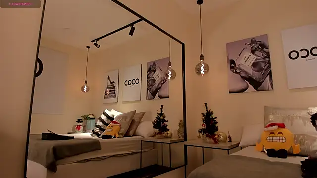 Blue Angell online show from December 16, 12:04 am