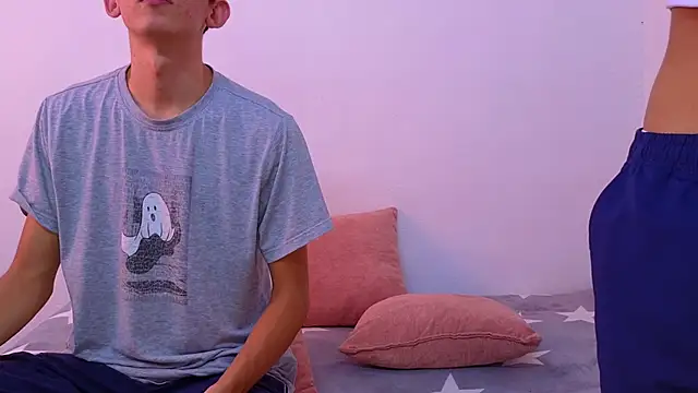 Ana and Leo online show from February 10, 3:21 pm