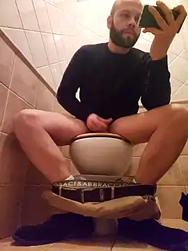 Snapshot of superdick3204 chatting on March 16, 9:37 pm superdick3204 online show from March 16, 9:37 pm