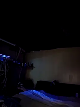 Snapshot of hesjustafriend chatting on January 13, 8:37 am hesjustafriend online show from January 13, 8:37 am