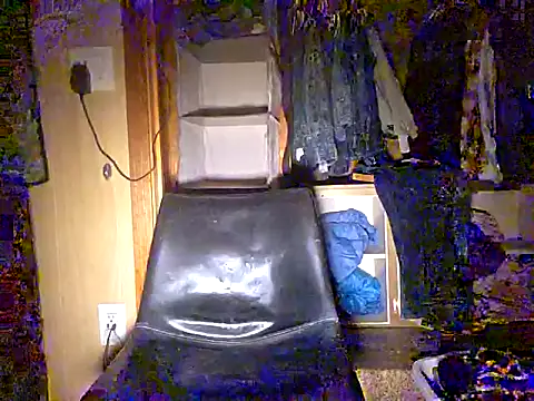 Snapshot of hesjustafriend chatting on October 10, 9:52 am hesjustafriend online show from October 10, 9:52 am