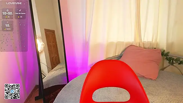 Snapshot of mon_lola chatting on January 18, 9:24 am mon lola online show from January 18, 9:24 am