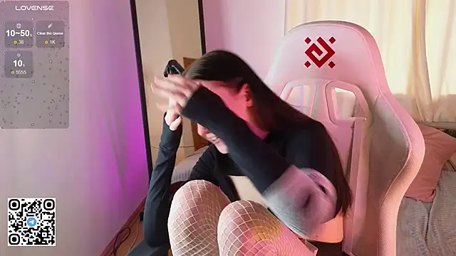 Snapshot of mon_lola chatting on January 21, 9:35 am mon lola online show from January 21, 9:35 am