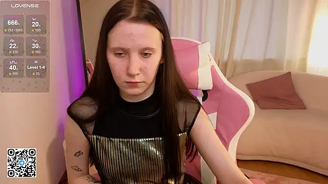 Snapshot of mon_lola chatting on February 2, 6:26 am mon lola online show from February 2, 6:26 am