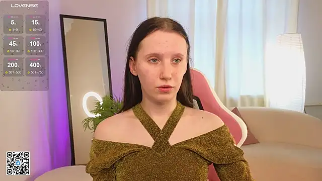 Snapshot of mon_lola chatting on February 3, 9:52 am mon lola online show from February 3, 9:52 am