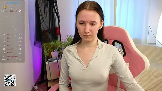 Snapshot of mon_lola chatting on February 21, 11:55 am mon lola online show from February 21, 11:55 am