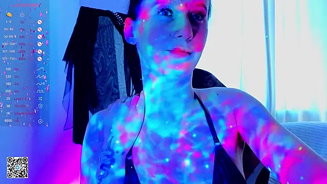 Snapshot of mon_lola chatting on February 28, 12:52 pm mon lola online show from February 28, 12:52 pm