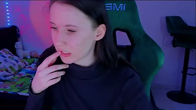 Snapshot of mon_lola chatting on March 12, 8:52 pm mon lola online show from March 12, 8:52 pm