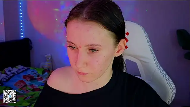 Snapshot of mon_lola chatting on March 13, 5:50 pm mon lola online show from March 13, 5:50 pm