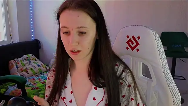 Snapshot of mon_lola chatting on March 14, 2:19 pm mon lola online show from March 14, 2:19 pm