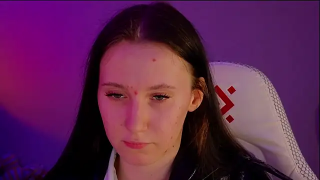 Snapshot of mon_lola chatting on March 15, 5:37 pm mon lola online show from March 15, 5:37 pm