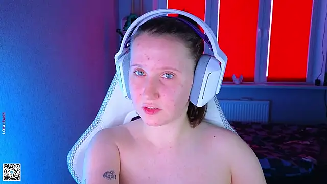 Snapshot of mon_lola chatting on September 16, 1:23 pm mon lola online show from September 16, 1:23 pm