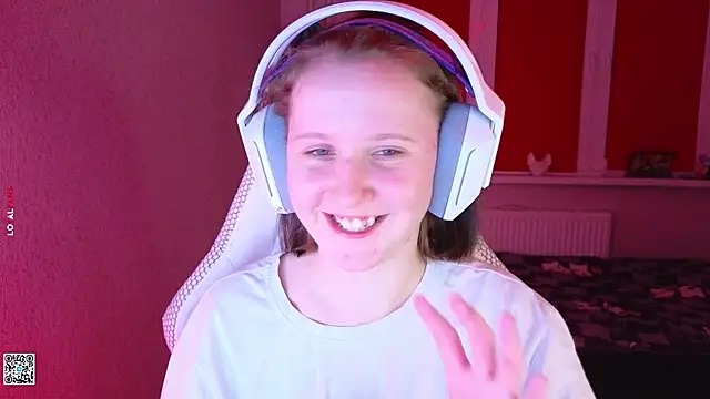 Snapshot of mon_lola chatting on September 23, 5:16 pm mon lola online show from September 23, 5:16 pm