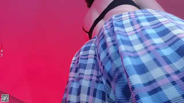 Snapshot of mon_lola chatting on October 13, 6:13 am mon lola online show from October 13, 6:13 am