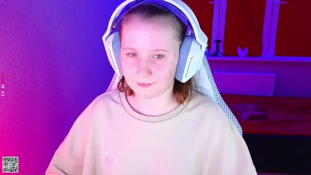 Snapshot of mon_lola chatting on November 14, 2:49 pm mon lola online show from November 14, 2:49 pm