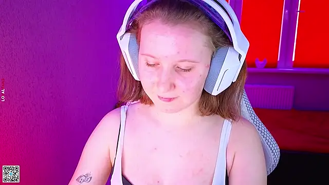 Snapshot of mon_lola chatting on November 19, 7:08 am mon lola online show from November 19, 7:08 am