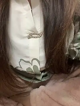 Snapshot of Red-Magic-25 chatting on February 6, 5:23 am Red-Magic-25 online show from February 6, 5:23 am