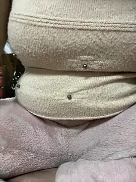 Snapshot of Red-Magic-25 chatting on February 12, 7:25 am Red-Magic-25 online show from February 12, 7:25 am