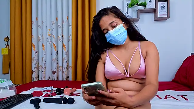 Snapshot of Tatoo_girl chatting on October 31, 6:53 pm Tatoo girl online show from October 31, 6:53 pm