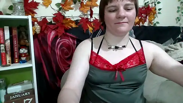 Snapshot of AverageRose chatting on January 17, 10:57 pm AverageRose online show from January 17, 10:57 pm