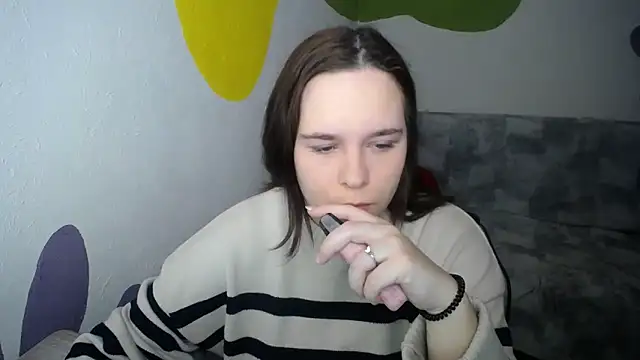 mini girly online show from December 5, 1:31 pm