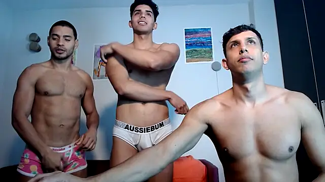 HOTLATINO2025 online show from October 15, 4:29 pm