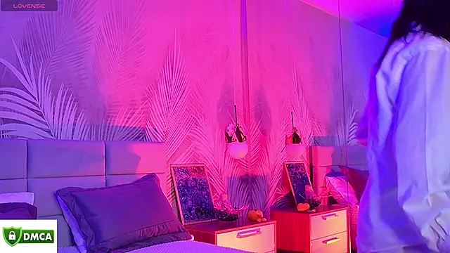 Emma plux online show from November 2, 8:06 am