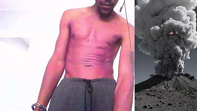 Snapshot of 1NakedTruth chatting on October 31, 10:49 am 1NakedTruth online show from October 31, 10:49 am