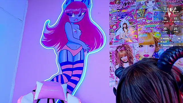 LaytonBox online show from February 10, 6:42 am