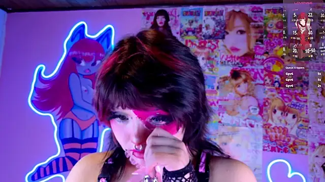 LaytonBox online show from February 11, 7:59 pm