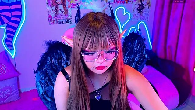 LaytonBox online show from February 24, 7:52 pm