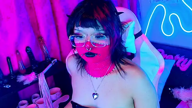 LaytonBox online show from February 28, 10:39 pm