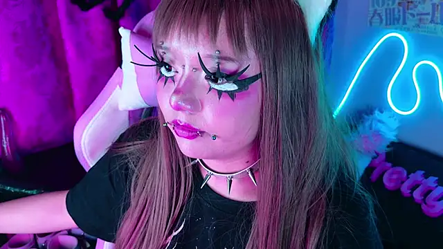 LaytonBox online show from March 3, 2:47 am