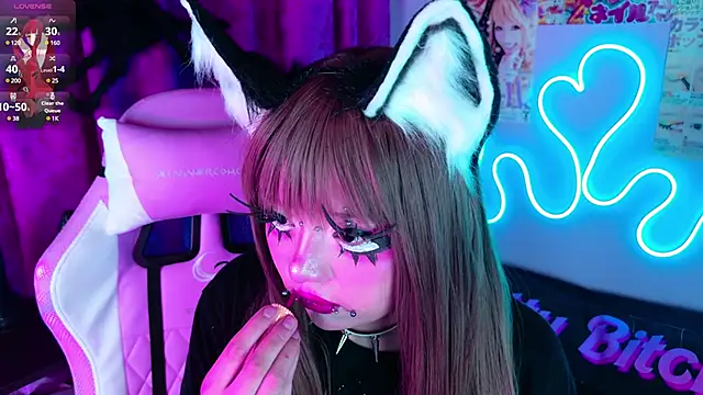 LaytonBox online show from March 3, 6:26 am