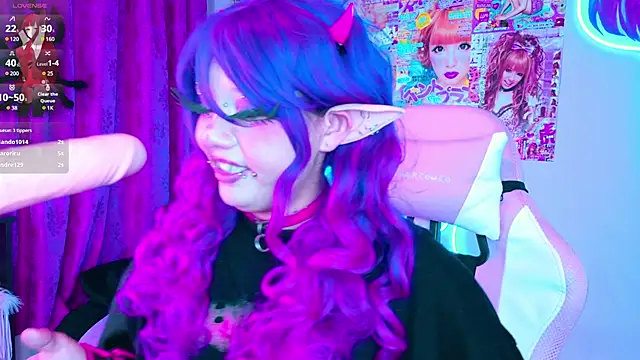 LaytonBox online show from March 7, 4:24 am