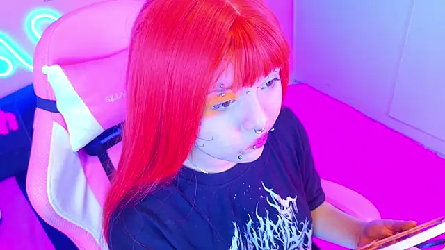 LaytonBox online show from March 15, 2:35 am