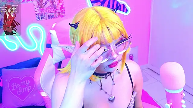 LaytonBox online show from March 18, 9:32 pm