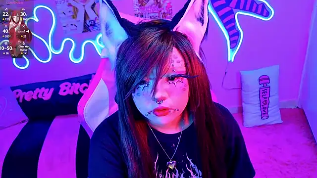 LaytonBox online show from March 22, 9:21 pm