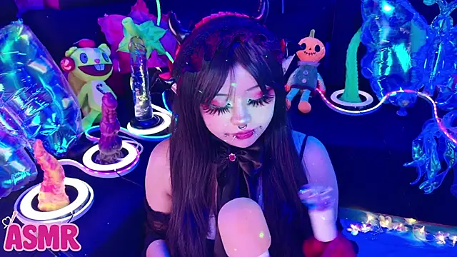 LaytonBox online show from January 15, 1:05 pm